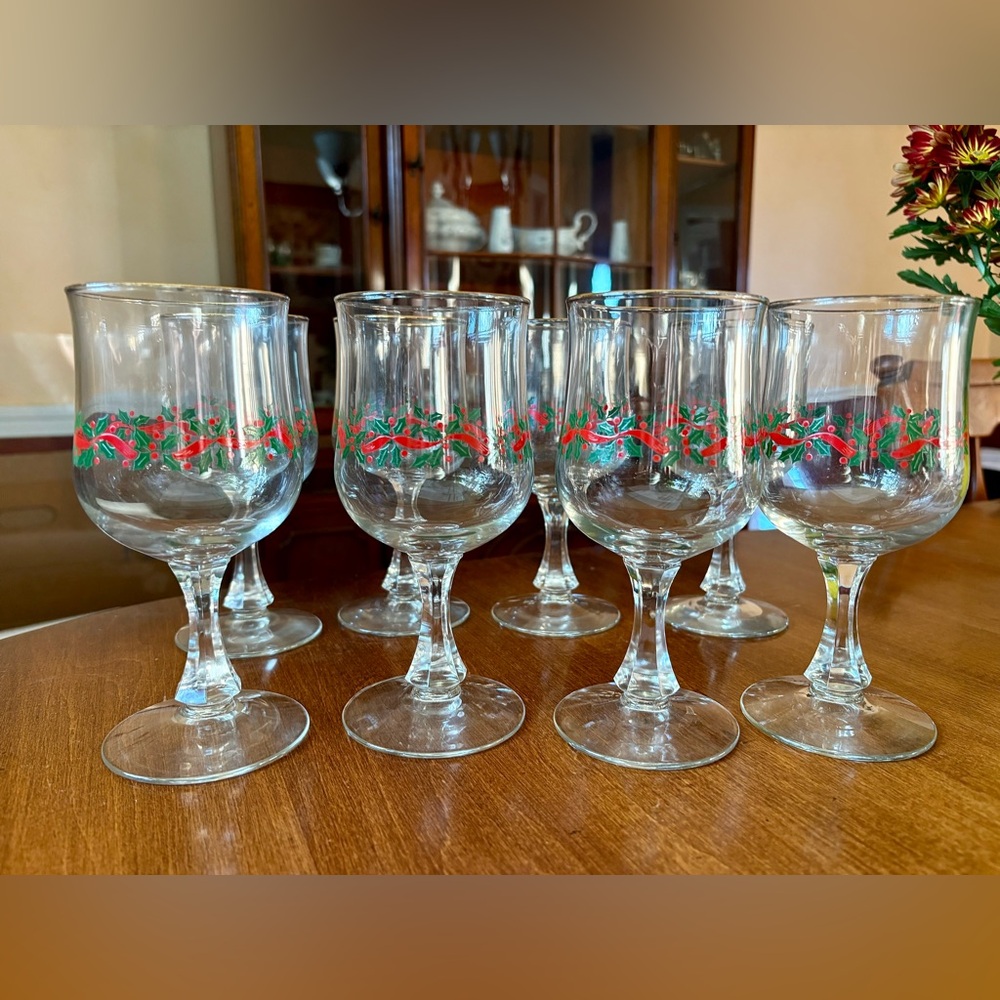 Vintage Libbey Holly Berry Holiday Christmas Wine Glasses - Set of 8 Gold Rim